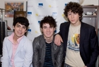 Jonas Brothers : jonas_brothers_1174341438.jpg