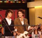 Jonas Brothers : jonas_brothers_1214496495.jpg