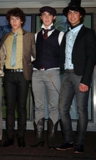 Jonas Brothers : jonas_brothers_1216617417.jpg