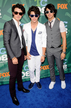 Jonas Brothers : jonas_brothers_1218116566.jpg