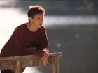 Jonathan Taylor Thomas : jttwalking26.jpg