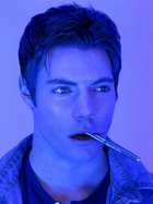 Josh Henderson : josh-henderson-1335840363.jpg