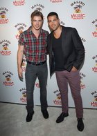 Josh Henderson : josh-henderson-1350357921.jpg