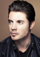 Josh Henderson : josh-henderson-1409845130.jpg