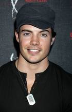 Josh Henderson : josh_henderson_1178901266.jpg