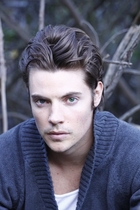 Josh Henderson : josh_henderson_1303493893.jpg