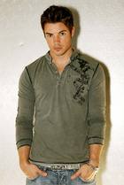 Josh Henderson : josh_henderson_1303534805.jpg