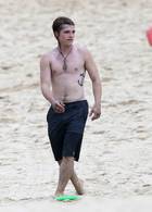 Josh Hutcherson : josh-hutcherson-1361812996.jpg