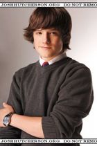 Josh Hutcherson : josh_hutcherson_1215141785.jpg