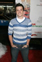 Josh Hutcherson : josh_hutcherson_1285346936.jpg