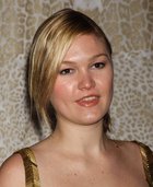 Julia Stiles : julia_stiles_1280855573.jpg