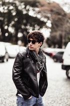 Julian Serrano : julian-serrano-1536461102.jpg