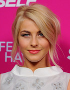 Julianne Hough : julianne-hough-1381185560.jpg