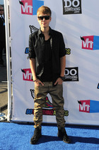 Justin Bieber : justin-bieber-1313448537.jpg