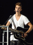 Justin Bieber : justin-bieber-1350233716.jpg