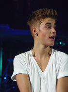 Justin Bieber : justin-bieber-1350233740.jpg