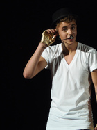 Justin Bieber : justin-bieber-1350233749.jpg