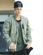 Justin Bieber : justin-bieber-1444916401.jpg