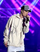 Justin Bieber : justin-bieber-1448327161.jpg