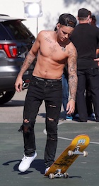 Justin Bieber : justin-bieber-1449140761.jpg