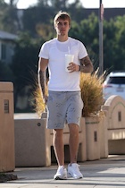 Justin Bieber : justin-bieber-1480992841.jpg