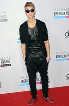 Justin Bieber : justin-bieber-1620769499.jpg