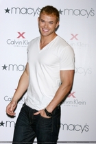 Kellan Lutz : kellanlutz_1277349328.jpg