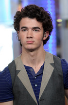 Kevin Jonas : kevinjonas_1221971396.jpg