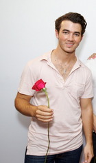 Kevin Jonas : kevinjonas_1284838861.jpg