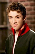 Kyle Gallner : kyle_gallner_1221725981.jpg