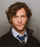 Kyle Schmid : kyle-schmid-1409850327.jpg