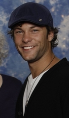 Kyle Schmid : kyleschmid_1285262326.jpg