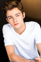 Levi Miller : levi-miller-1584308930.jpg