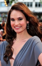 Lily James : lily-james-1435508088.jpg