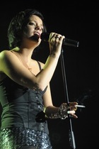 Lily Allen : lily-allen-1383425951.jpg