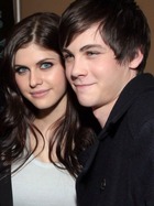 Logan Lerman : TI4U1383590670.jpg