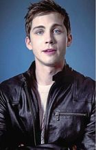 Logan Lerman : logan-lerman-1374690582.jpg