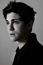 Logan Lerman : logan-lerman-1375901111.jpg