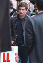 Logan Lerman : logan-lerman-1376929767.jpg