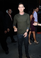 Logan Lerman : logan-lerman-1377371189.jpg