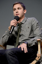 Logan Lerman : logan-lerman-1383590613.jpg