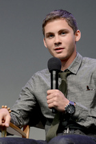 Logan Lerman : logan-lerman-1383590628.jpg