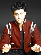 Logan Lerman : logan-lerman-1385099957.jpg