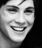 Logan Lerman : logan-lerman-1390145853.jpg