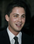 Logan Lerman : logan-lerman-1401035176.jpg