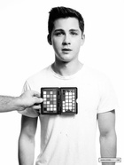 Logan Lerman : logan-lerman-1408291452.jpg