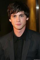 Logan Lerman : logan_lerman_1259867688.jpg