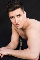 Logan Henderson : logan-henderson-1406489906.jpg