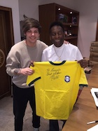 Louis Tomlinson : louis-tomlinson-1443033601.jpg