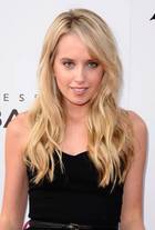 Megan Park : meganpark_1279480012.jpg